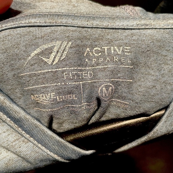 The Wilds Mens Active Apparel Size Medium - Picture 3 of 5